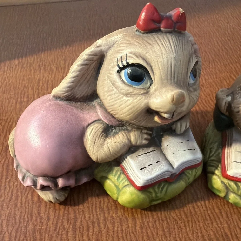 Vintage Norleans Cute Bunny Rabbits Reading A Book Ceramic Figurines – 3 inches